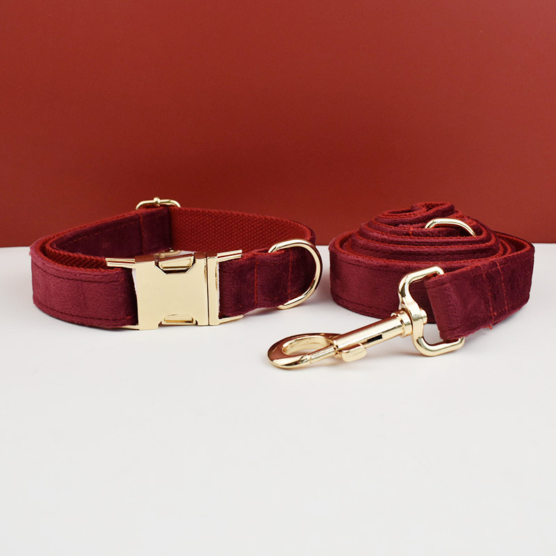 Set guler și lesă pentru câini din catifea vin roșu pentru câini mari Plăcuță de identificare gravată personalizată Articole pentru animale de companie Lesă pentru câini Velvet07