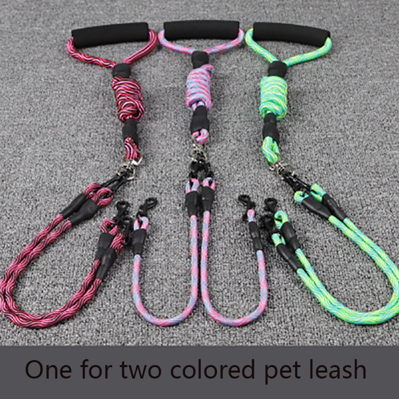 Kućni ljubimac s dvoglavim užetom za šetanje pasa Valoviti uzorak jedno povlačenje dva vučna užeta protiv namotavanja Odvojivo s udobnom ručkom od pjene