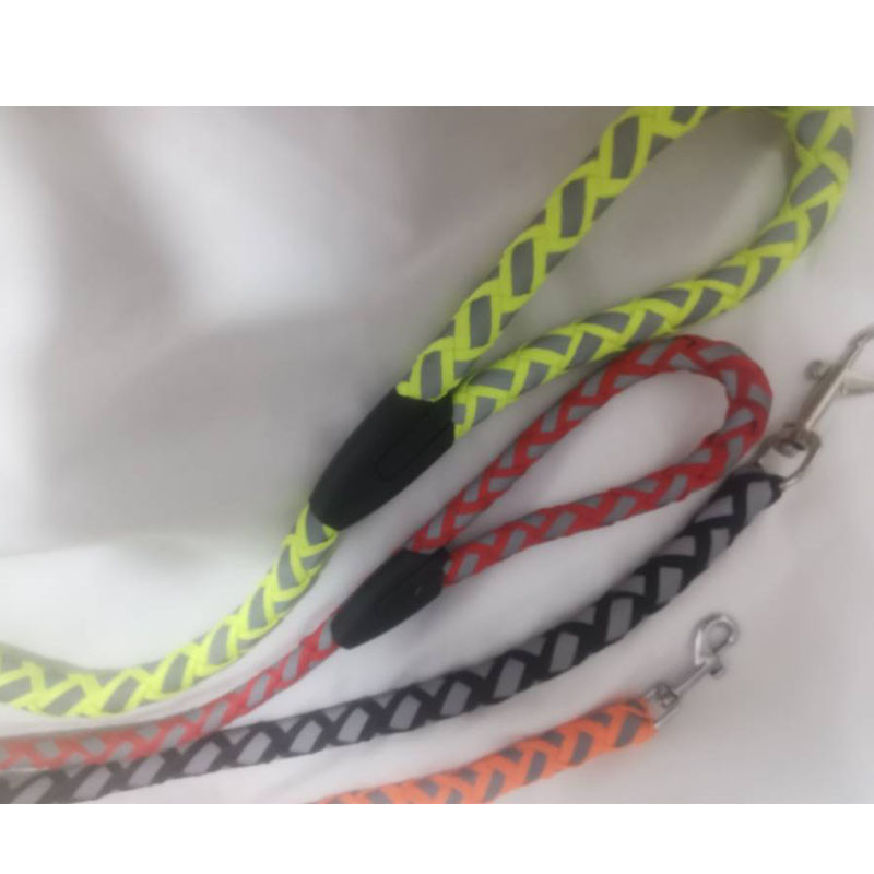 Luminozitate Strong Wave Lesă pentru câini Mâini libere Lesă reflectorizante pentru animale de companie pentru câini de talie mică Mersul pe jos Siguranță în întuneric Accesoriu pentru câini