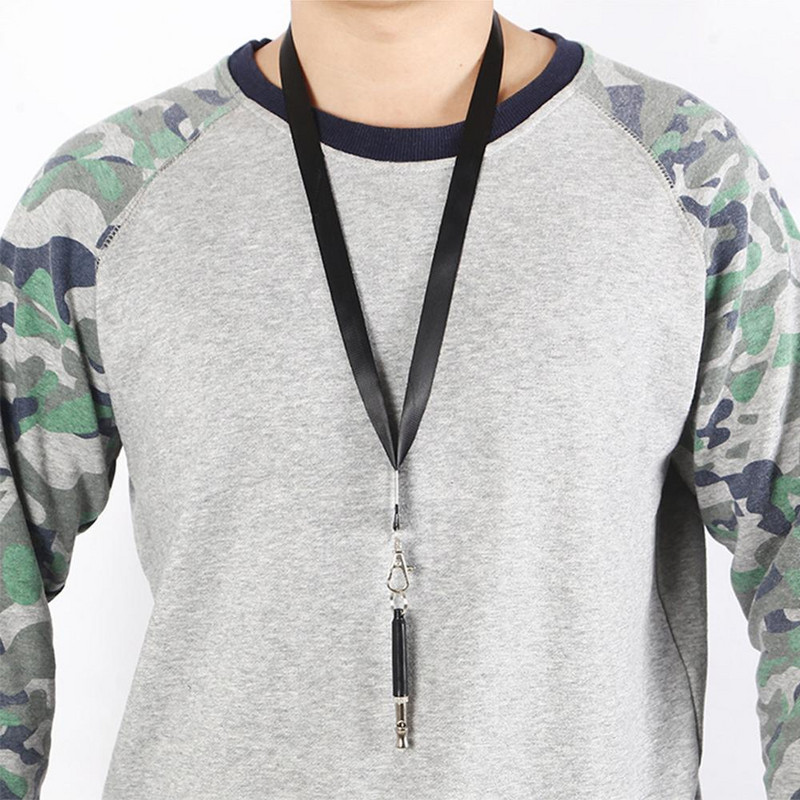 Гореща разпродажба Свирка за куче за спиране на лаенето Ултразвуков инструмент за обучение с регулируема стъпка Свирка за контрол на лаенето на кучета с безплатни каишки