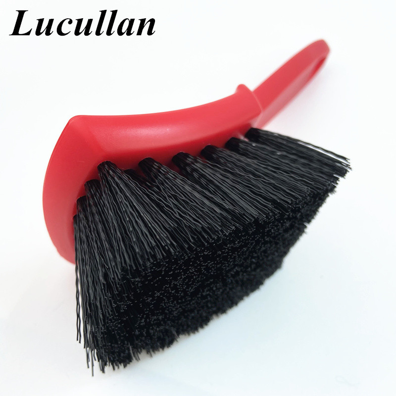 Lucullani punane rehvihari – esmaklassiline jäik velgede puhastushari autode puhastamiseks ja vaipade rehvide puhastamiseks