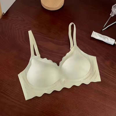 Σέξι χωρίς ραφές γυναικεία εσώρουχα λεπτής διατομής Μικρό στήθος μαζεμένο χωρίς ατσάλινο δαχτυλίδι που δείχνει μικρό γυναικείο άνετο σουτιέν ύπνου
