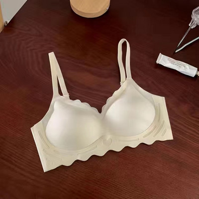 Σέξι χωρίς ραφές γυναικεία εσώρουχα λεπτής διατομής Μικρό στήθος μαζεμένο χωρίς ατσάλινο δαχτυλίδι που δείχνει μικρό γυναικείο άνετο σουτιέν ύπνου