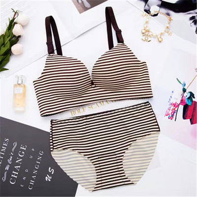 Bezšuvju krūšturu komplekts sievietēm Apakšveļa Push Up Apakšveļas Komplekts Ar ziedu apdruku bez stieplēm krūštura un biksīšu komplekts sievietēm liela izmēra intīmas