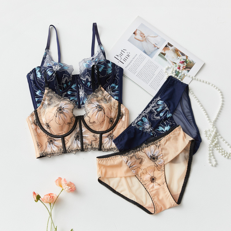 New Europe Γυναικεία Εσώρουχα Σέξι Push Up Σετ σουτιέν Δαντέλα Λουλούδια Κέντημα Εσώρουχα Γαλλικό σχήμα Κόλλα Bone Plus Size Σουτιέν