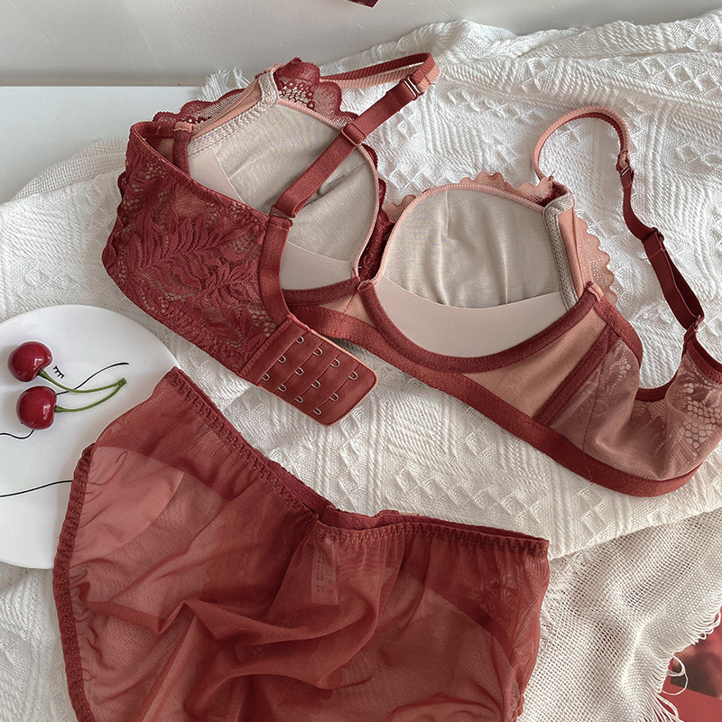 2020 Lenjerie de corp sexy pentru femei de ultimă generație Lenjerie intima din frunze de arțar de epocă Set sutien push-up confortabil fără sârmă Lenjerie cu cupă AB subțire din dantelă