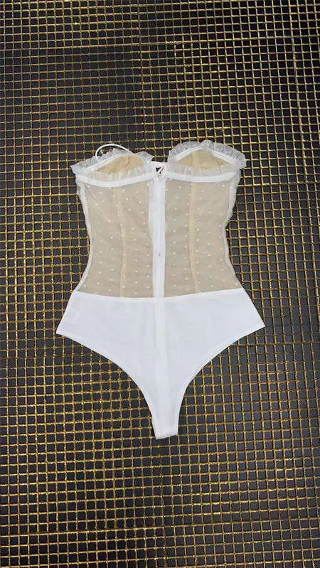 Body de damă, alb, fără mâneci, fără bretele, cu dantelă