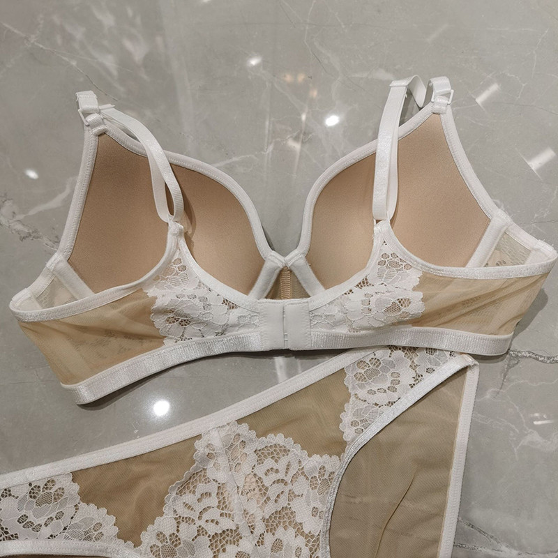 Set de sutien și slip cu căptușeală subțire din dantelă, fără spate, cu patchwork, lenjerie de corp cu push-up pentru femei Lenjerie frumoasă Chiloți din plasă 2022 Nou