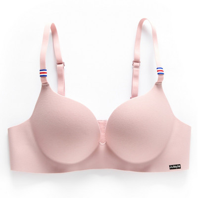 Ühes tükis rinnahoidja, mis on kokku pandud ilma terastoeta reguleeritav õlarihm Neli rida pandlaid ühevärviline rinnahoidja BC Cup