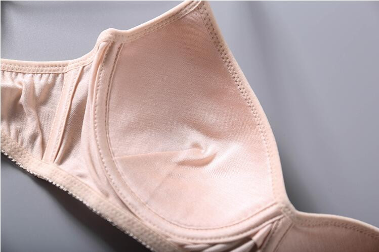 Γυναικεία επένδυση από 100% πραγματικό μετάξι που αναπνέει καθημερινά Άνετο ασύρματο σουτιέν Bralette 2011