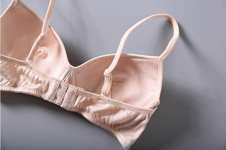 Γυναικεία επένδυση από 100% πραγματικό μετάξι που αναπνέει καθημερινά Άνετο ασύρματο σουτιέν Bralette 2011