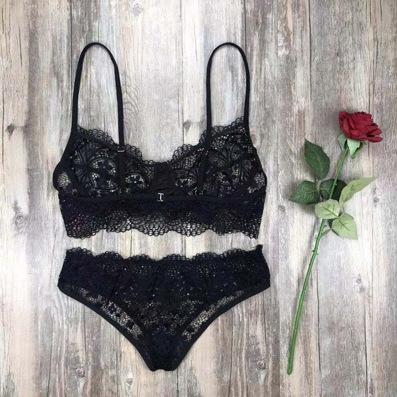 Set de sutien sexy din dantelă pentru gene 2021 pentru dama Bralette Push Up Sutiene de lenjerie Set de slip femei Deep V Cross Back Transparent G-string