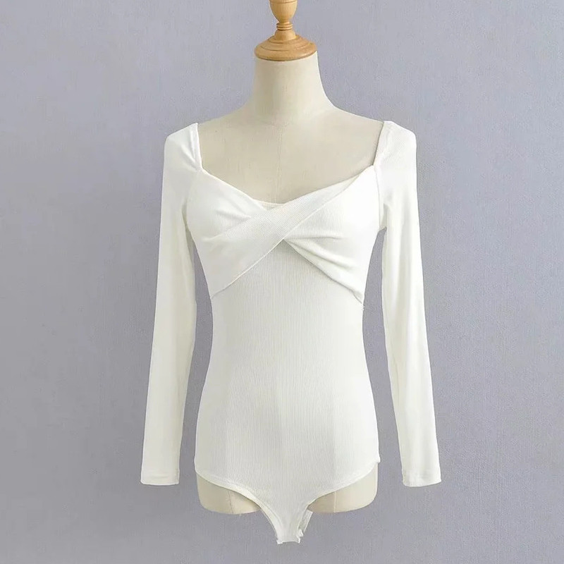 Body pentru femei cu gât încrucișat cu coaste în față