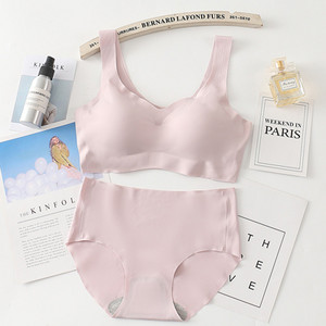 Õmblusteta rinnahoidjakomplekt naistele aluspesu Push Up pesukomplekt Traadita rinnahoidja ja püksipükste komplekt Suures suuruses SML XL suuruses intiimne naisterahvas