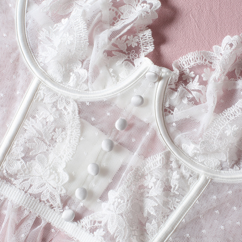 3tk Lilletikandiga pesu pesukomplekt Naiste Push Up rinnahoidja sukapaeltega Pulmavalge rinnahoidja + aluspüksid komplektid G-Strings stringid