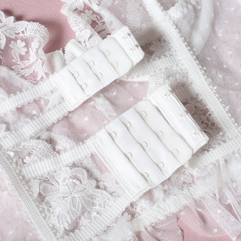 3tk Lilletikandiga pesu pesukomplekt Naiste Push Up rinnahoidja sukapaeltega Pulmavalge rinnahoidja + aluspüksid komplektid G-Strings stringid