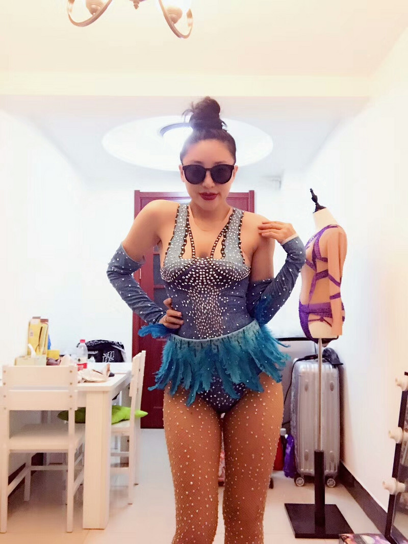 Blue Feathers Crystals Bodysuit Naine seksikas Skinny Catsuit ööklubi Baar DJ DS kostüümid Tantsurühmad lavaesinemine Riided