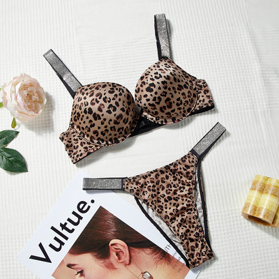 Ženski VS čipkasti grudnjak Komplet seksi push up kompleta donjeg rublja Slodovi sa kamenčićima Bešavni grudnjaci Gaćice Žensko intimno Ružičasto donje rublje