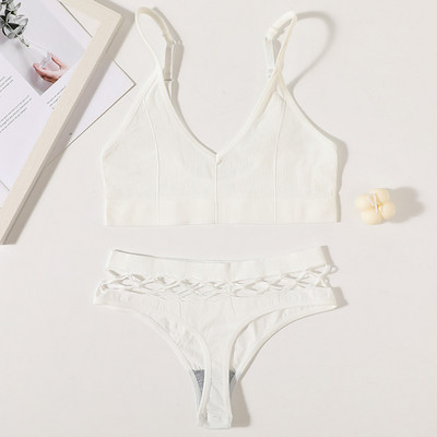 Γυναικείο Σετ σουτιέν χωρίς ραφές Σέξι σετ εσωρούχων Ασύρματο σουτιέν Κούφιο σέξι στρινγκ με χαμηλή μέση Γυναικεία σετ εσωρούχων Crop Tops