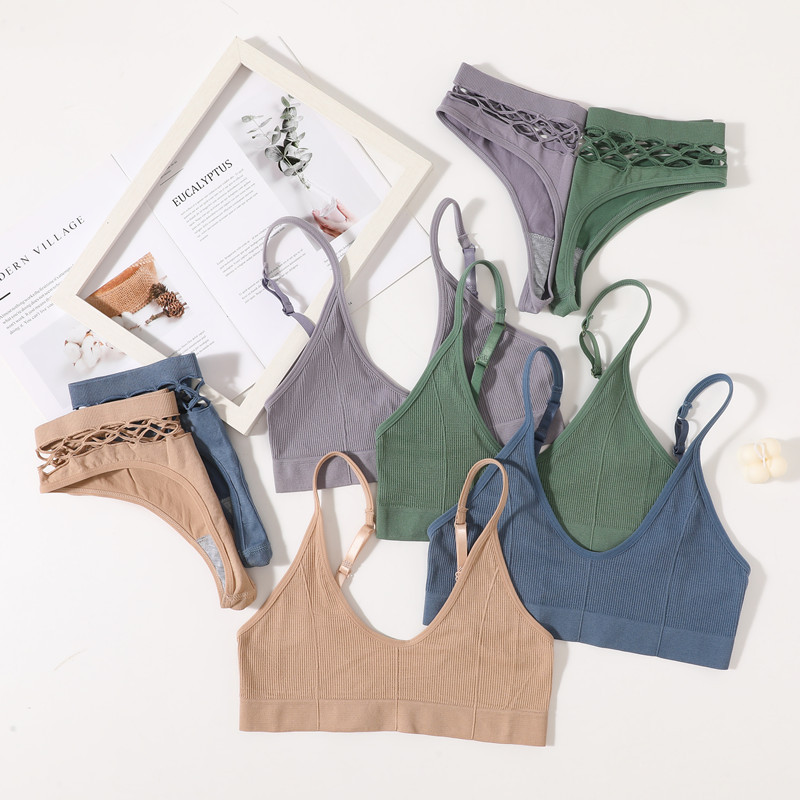Γυναικείο Σετ σουτιέν χωρίς ραφές Σέξι σετ εσωρούχων Ασύρματο σουτιέν Κούφιο σέξι στρινγκ με χαμηλή μέση Γυναικεία σετ εσωρούχων Crop Tops