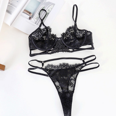 Suvine pesu seksikas pits üliõhuke terasrõngaga tugipesul naiste suured rinnad näitavad väike stringide rinnahoidja komplekt