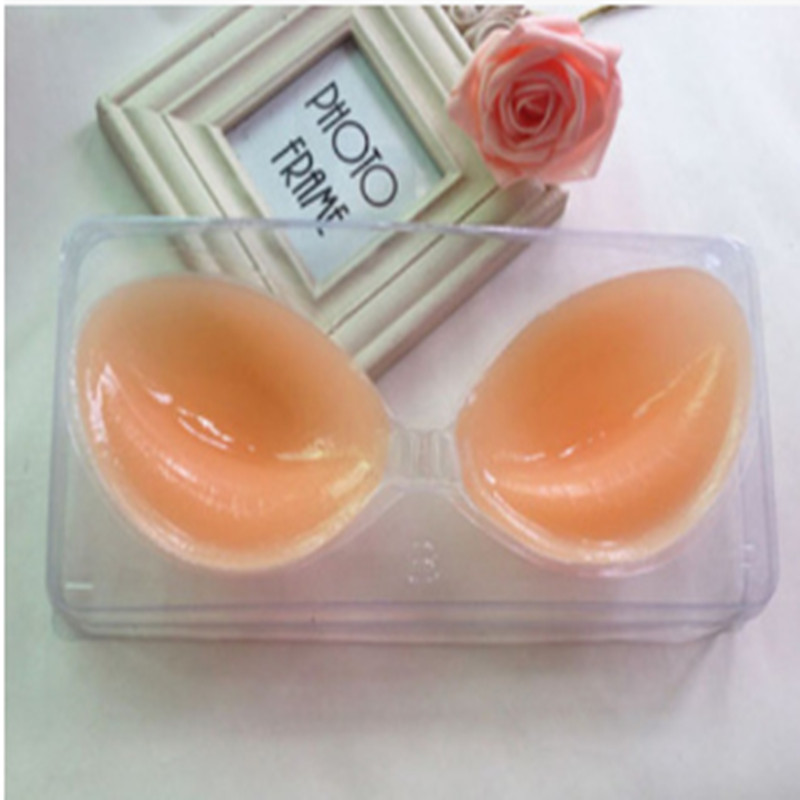 Συγκεντρώστε και πυκνώστε το αόρατο σουτιέν με λεπτή κορυφή και παχύ επίθεμα σιλικόνης χωρίς ιμάντα ώμου