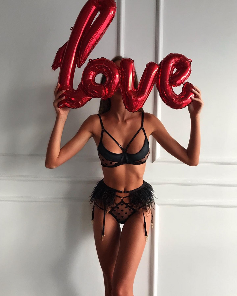 Ellolace donje rublje na točkice, podvezice od perja, 3-dijelni seksi kostim, otmjeno donje rublje, prozirni grudnjak, goli, luksuzni, čipkasti, intimni