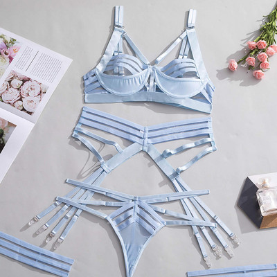 MeiKeDai Moda Lenjerie de corp sexy Sutien cu sârmă pentru femei noi Perspectivă goală Lenjerie erotică Jartieră Tanga Set din trei piese