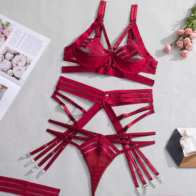 MeiKeDai Moda Lenjerie de corp sexy Sutien cu sârmă pentru femei noi Perspectivă goală Lenjerie erotică Jartieră Tanga Set din trei piese