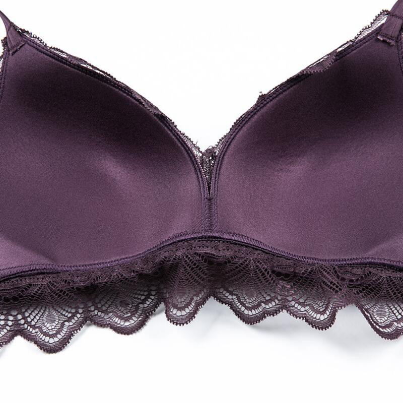Čipkani ultra tanki trokutasti komplet bežičnog grudnjaka i gaćica Deep V Čipkasto donje rublje Djevojke Ženski komplet donjeg rublja Bijelo Crno Plavo Ljubičasto
