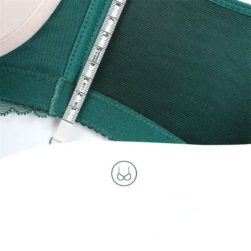 Īpaši plāni, seksīgi, elpojoši un lielizmēra krūšturi un krūšturi, kas apvienojas krūšturos ar vadu