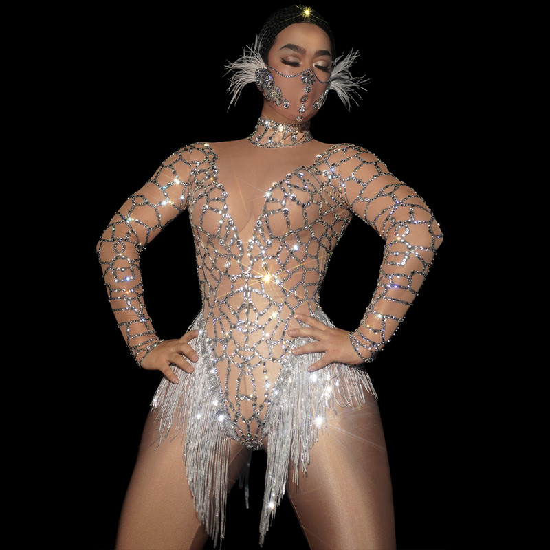 Body cu strasuri din plasă, piele sexy, nud