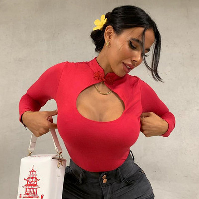 BKLD Κόκκινο κορμάκι 2021 Φθινόπωρο και Χειμώνας Νέο μονόχρωμο αγκράφα με λαιμόκοψη με κούφια ραφή Γυναικεία μακρυμάνικη φόρμα