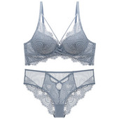 Ripsmete pitsside, õhukese voodriga rinnahoidja ja aluspüksid