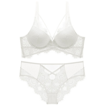 Ripsmete pitsside, õhukese voodriga rinnahoidja ja aluspüksid