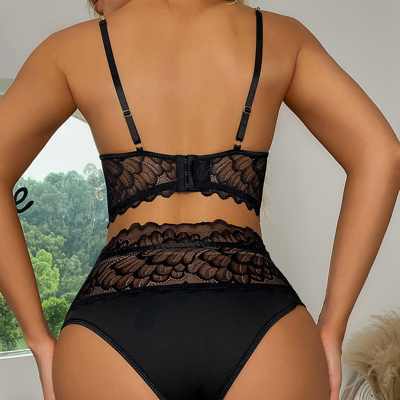 Ερωτικά Εσώρουχα Εσώρουχα Γυναικεία λουράκι που συνδέεται με αλυσίδα Push Up Lace Bralette σουτιέν+ εσώρουχα+ Garters Σετ Κοστούμια Lenceria Sensual