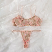 Push Up krūštura īsu komplekti Seksīga sieviešu apakšveļa ar ziedu izšuvumu mežģīņu apakšveļas komplekts Bralette Caurspīdīga seksīga jutekliska sieviešu apakšveļa