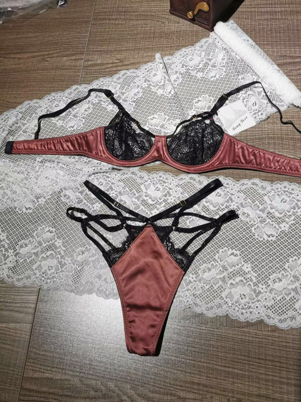 Σέξι δαντέλα σατέν μπραλέτ εξαιρετικά λεπτό εσώρουχο προοπτική πειρασμός Σετ σουτιέν T-pants διαφανή εσώρουχα με στρινγκ