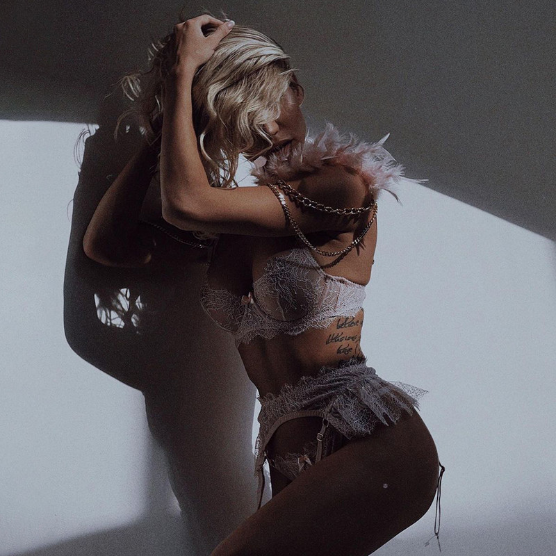 Yimunancy 3-dijelni čipkasti luksuzni komplet donjeg rublja od perja Ženski seksi erotski set Komplet gaćica s ružičastim lancem i podvezicama