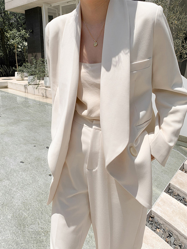 Set pantaloni de afaceri de primăvară Costume din două piese Blazer alb cu mâneci lungi Minimalist elegant Set de blazer OL Vestiment de birou la modă