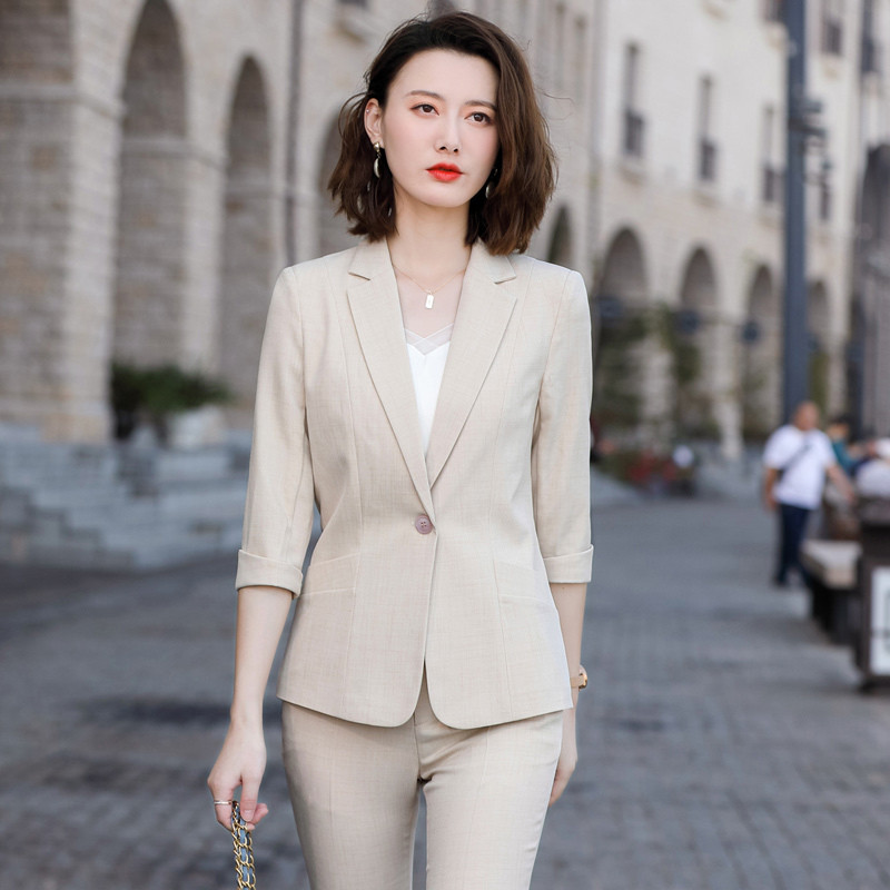 Pavasara vasaras oficiāli biznesa uzvalki ar biksēm un jakām Mētelis ar puspiedurknēm Pavasara vasaras biroja sieviešu profesionālo bleizeru komplekts