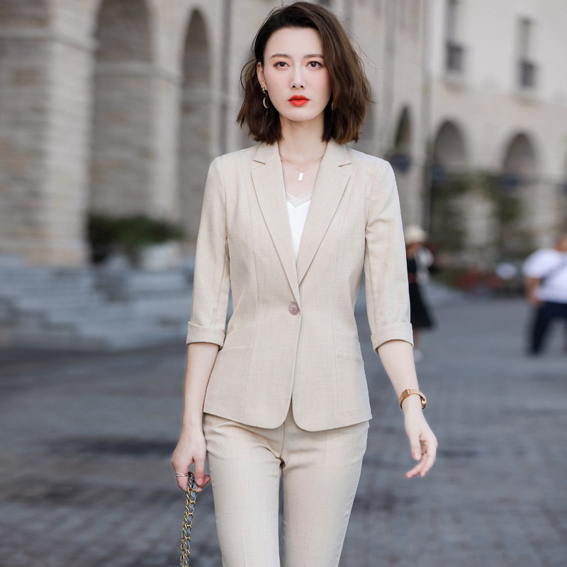 Pavasara vasaras oficiāli biznesa uzvalki ar biksēm un jakām Mētelis ar puspiedurknēm Pavasara vasaras biroja sieviešu profesionālo bleizeru komplekts