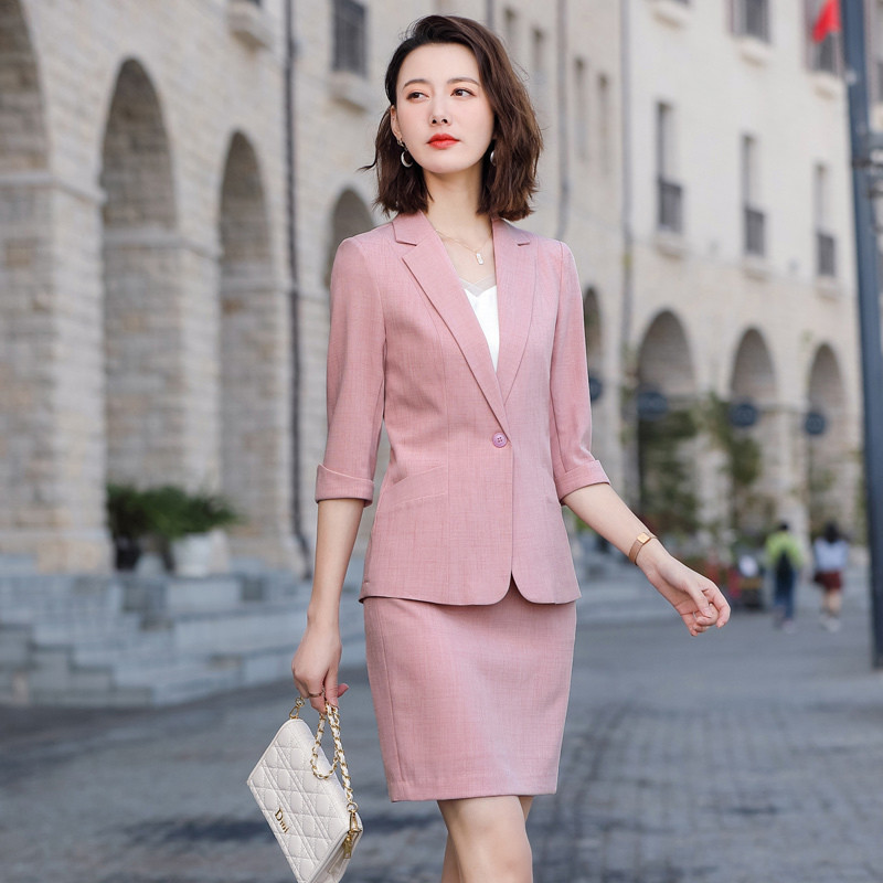 Pavasara vasaras oficiāli biznesa uzvalki ar biksēm un jakām Mētelis ar puspiedurknēm Pavasara vasaras biroja sieviešu profesionālo bleizeru komplekts