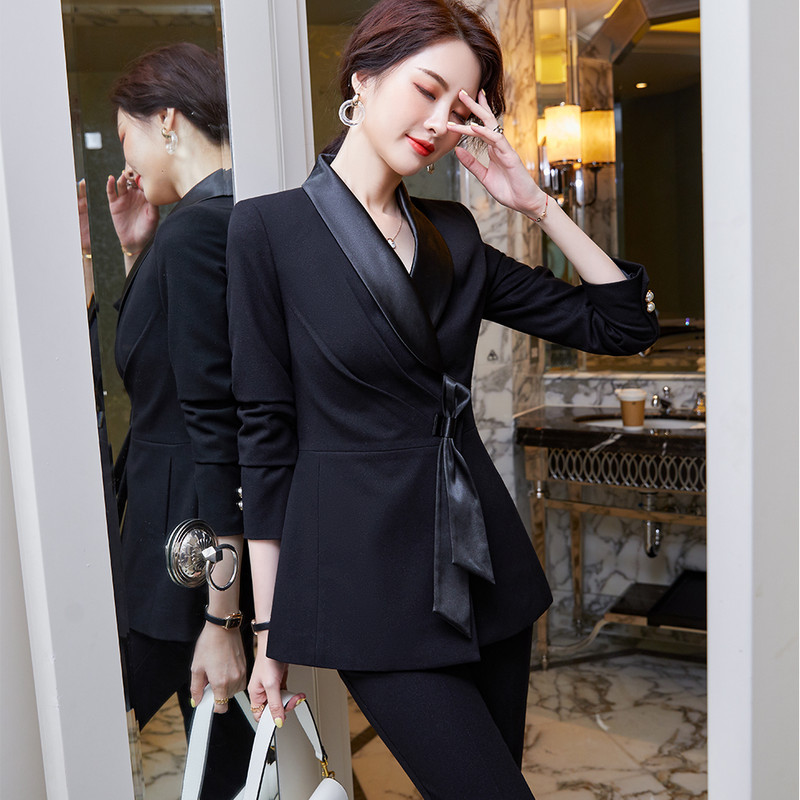 Costum pantalon la modă pentru damă, cu fundă, alb, negru, albastru închis, formal, 2 piese, blazer, haină, jachetă și pantaloni