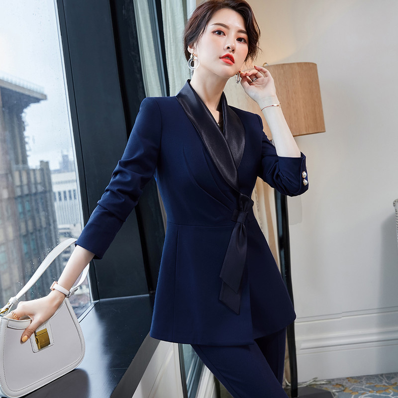 Costum pantalon la modă pentru damă, cu fundă, alb, negru, albastru închis, formal, 2 piese, blazer, haină, jachetă și pantaloni