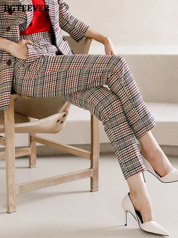 BGTEEVER Stílusos tavaszi női kockás nadrág öltöny, hosszú ujjú, kétsoros blézer és egyenes ceruzanadrág női blézer szett