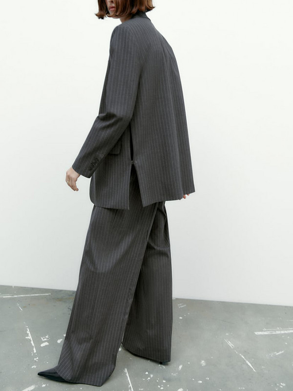 TRAF 2022-es téli női szettek, finom csíkos, egyenes blézer és V-nyakú, ujjatlan rövid mellény magas derekú, széles szárú hosszú nadrággal
