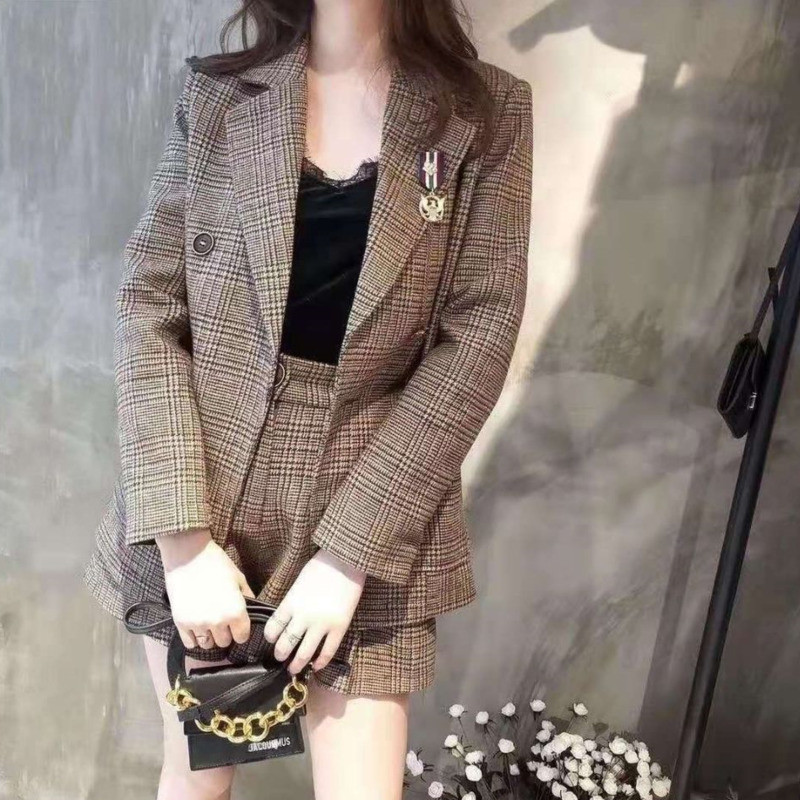 Vintage 2 részes szett kockás blézer női duplasoros irodai női blézer dzsekik rövidnadrággal Munkaruházat Női blézer öltönyök