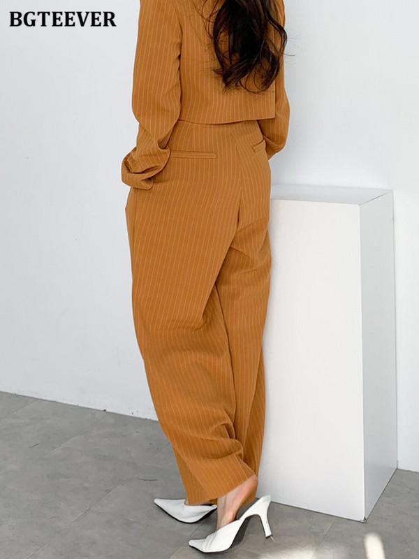 BGTEEVER Vintage bő csíkos nadrágok öltönyök női duplasoros rövid dzsekik és széles szárú nadrágok női 2 részes blézer szett