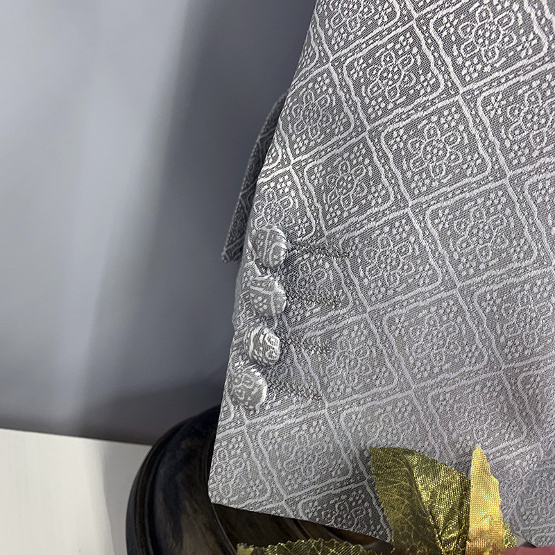 Kétrészes férfi öltöny gombos, vékonyan illeszkedő, csúcstartó szmoking vőfély (blézer+mellény+nadrág)